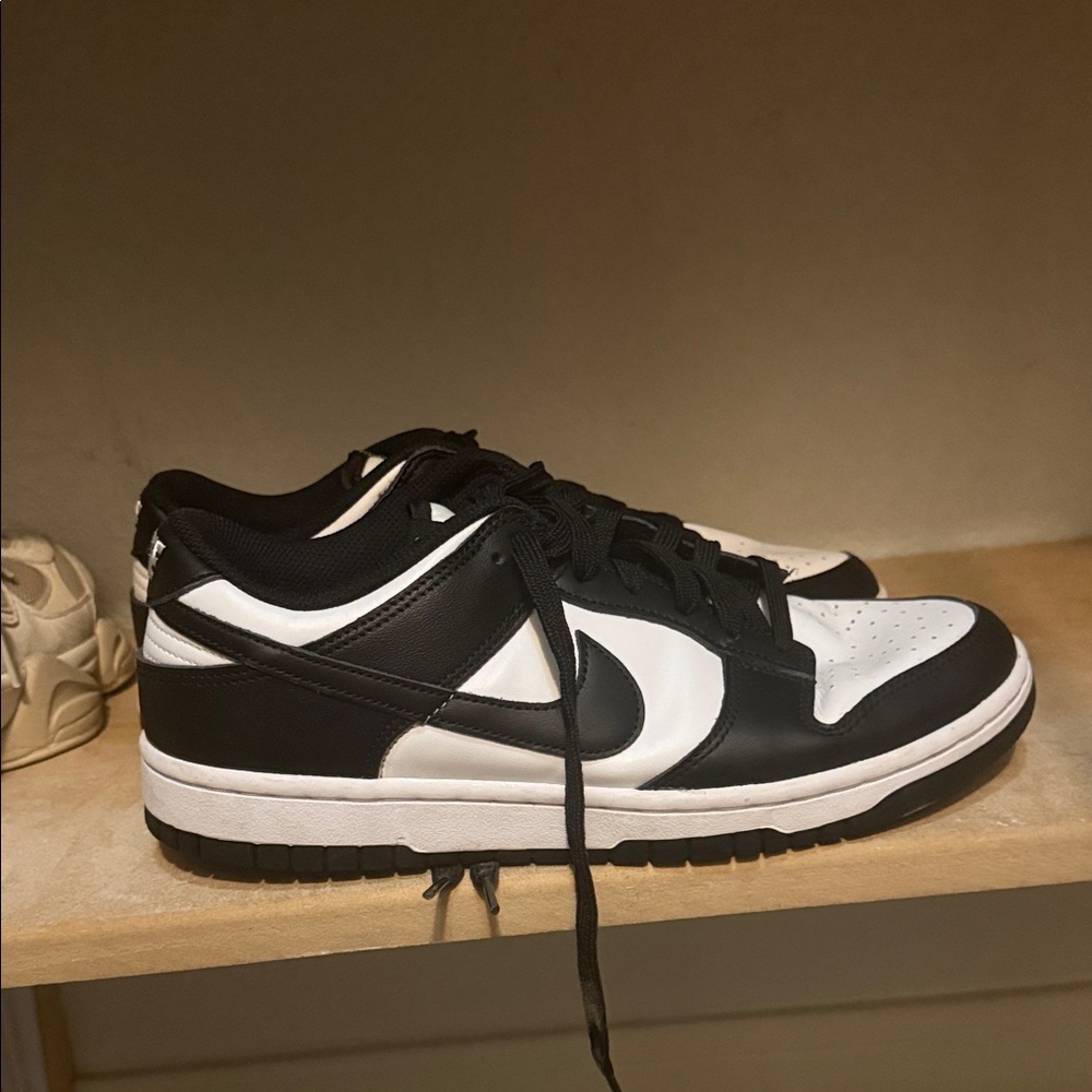 Nike Black and White Nike panda dunks